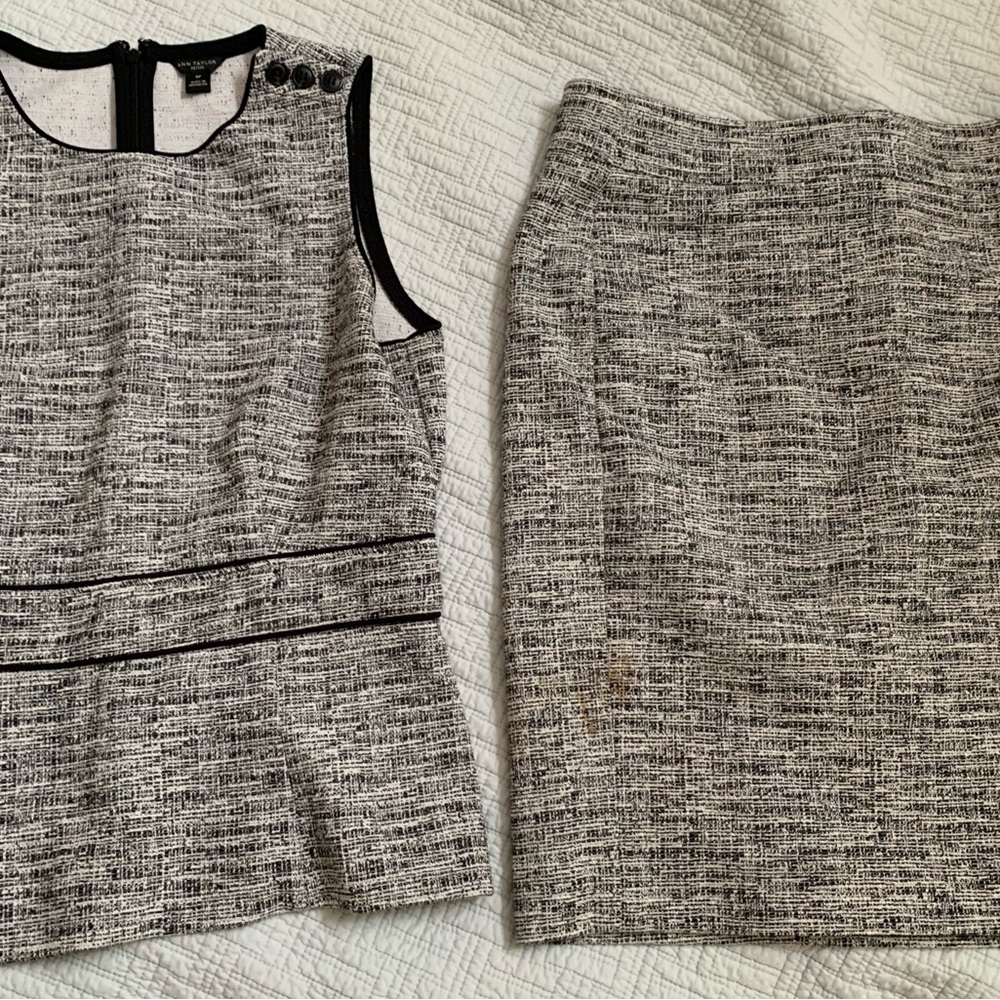 Ann Taylor Outfit skirt and top sz Medium Petite